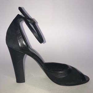 Marc Jacobs Black Leather Heel